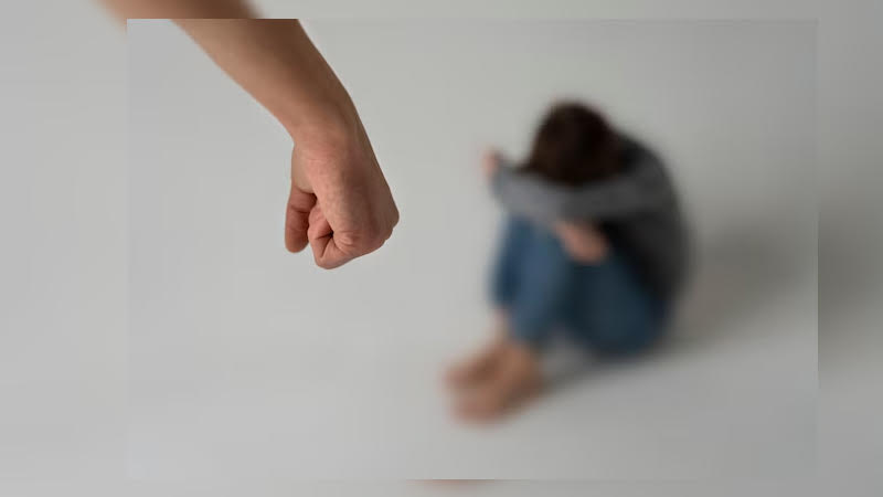 جريمة صادمة تهز سيدي بوزيد..   أستاذ يعاشر تلميذته منذ 3 سنوات.. والحمل فضح العلاقة!!